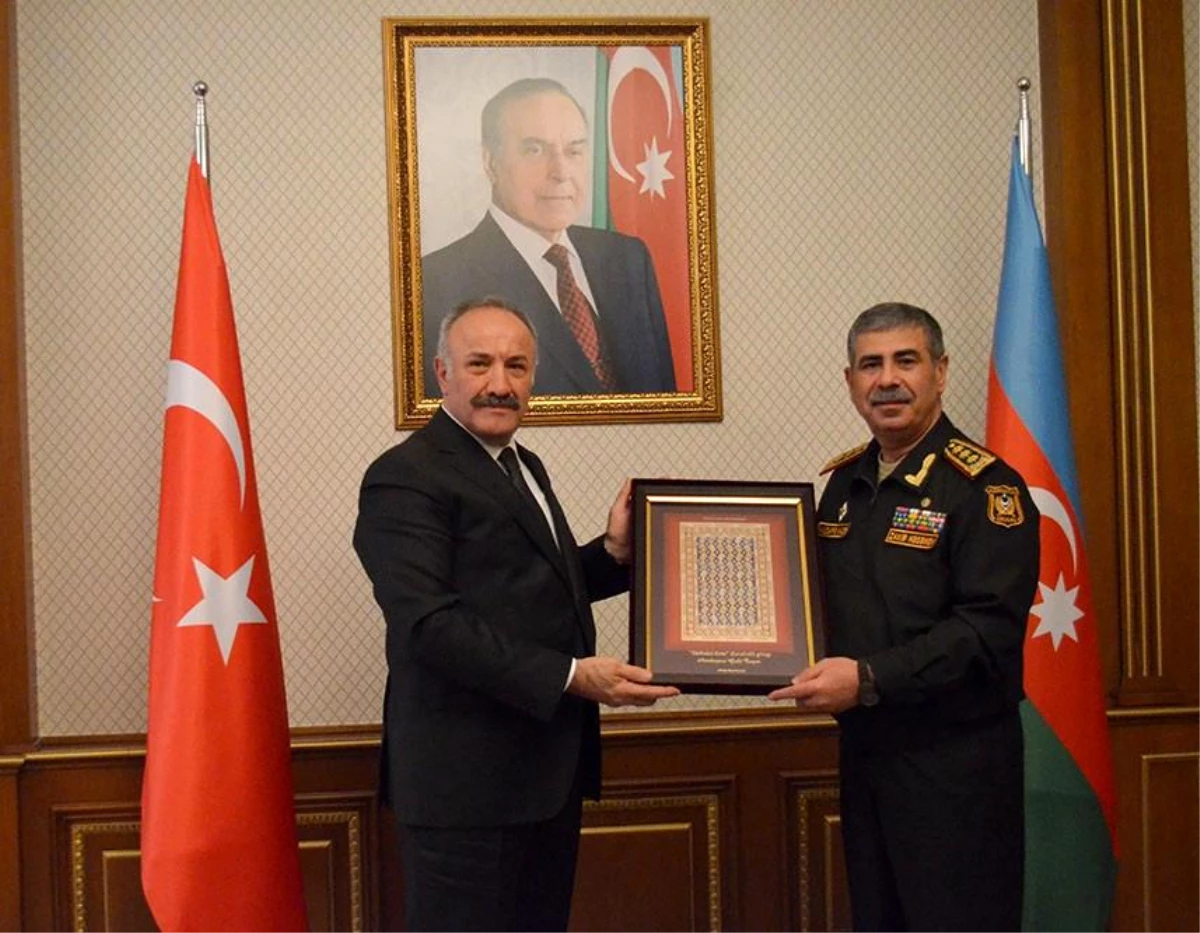 Azerbaycan Savunma Bakanı Hasanov, MGK Genel Sekreteri Hacımüftüoğlu ile bir araya geldi