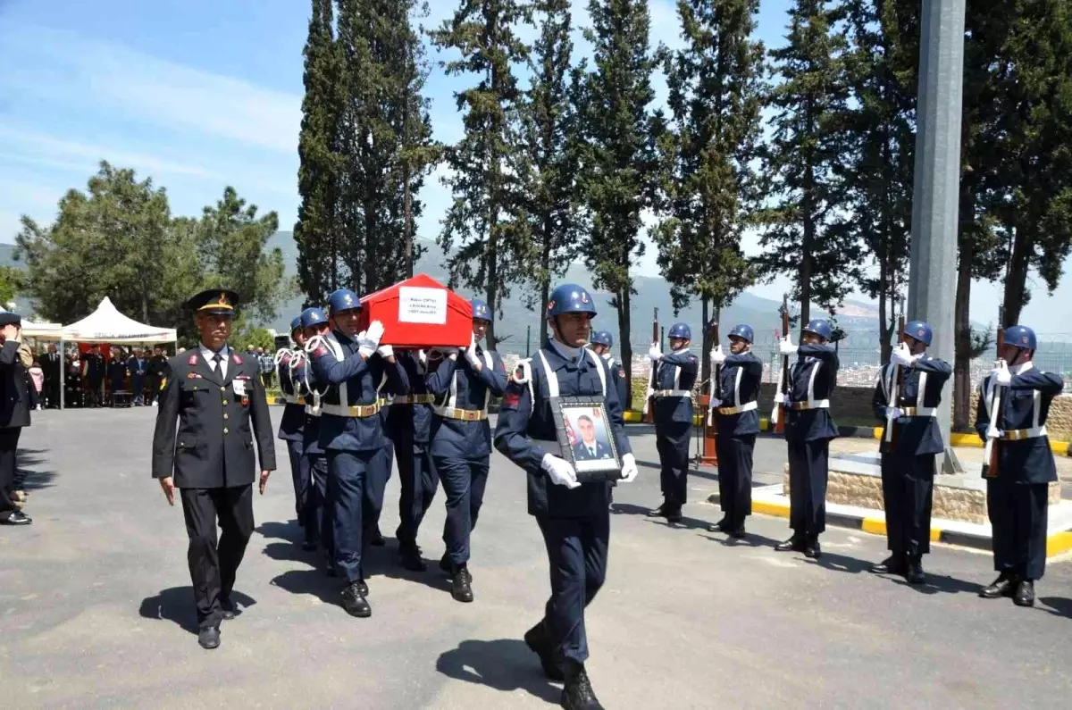 Başçavuş Çiftçi, askeri törenle son yolculuğuna uğurlandı