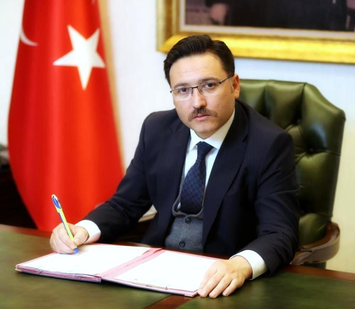 Bir şehir tayini çıkan vali için üzüldü