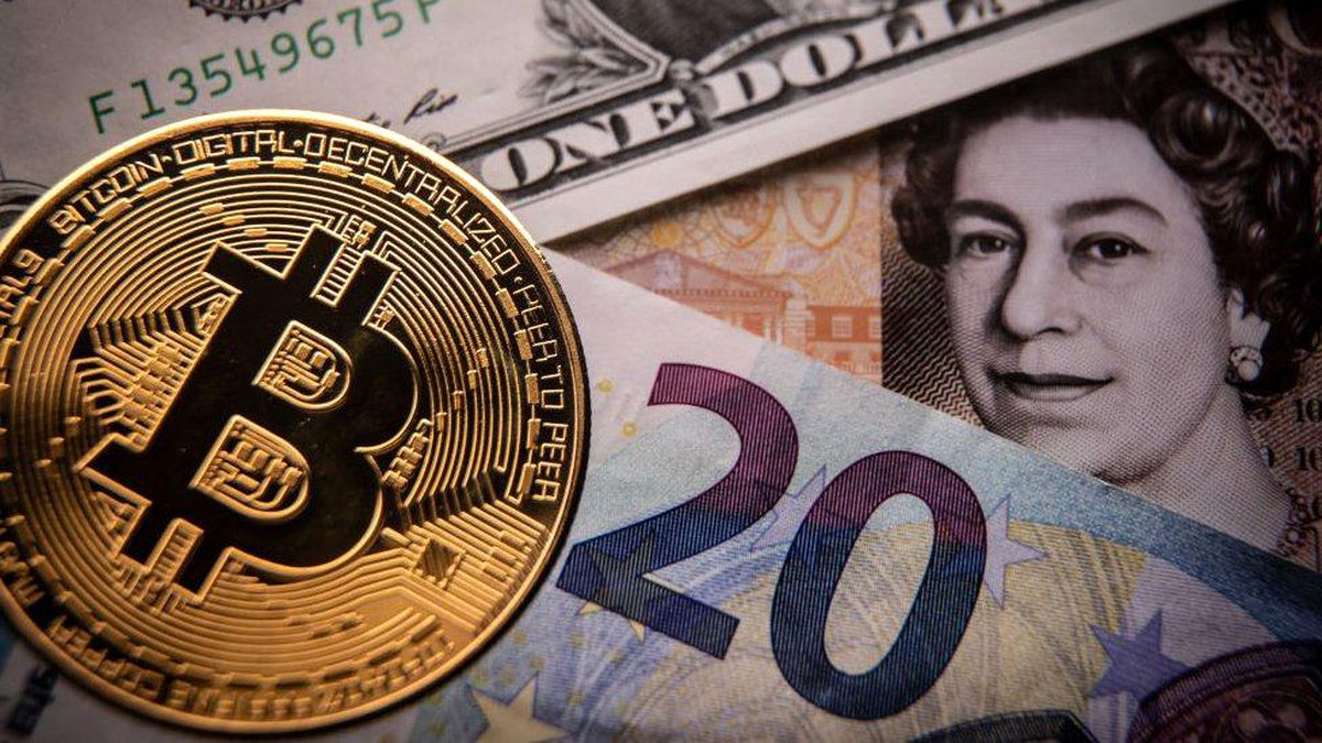 Bitcoin\'in değeri Kasım\'dan bu yana yaklaşık yüzde 50 düştü