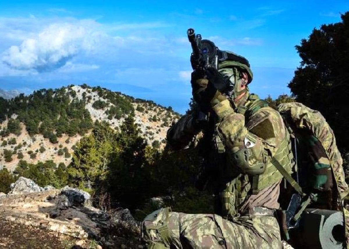 Gaziantep\'te 4 askerin yaralandığı saldırıya karşılık verildi! İlk belirlemelere göre 6 terörist etkisiz hale getirildi