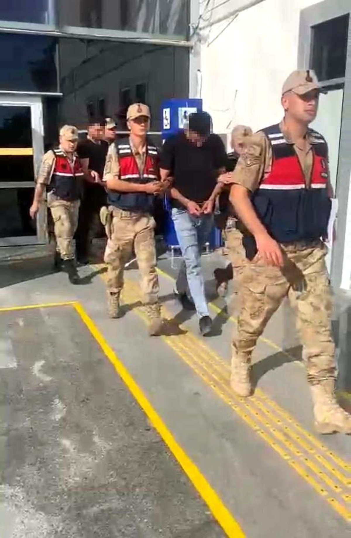 Hatay\'da fuhuş operasyonunda 3 kişi tutuklandı
