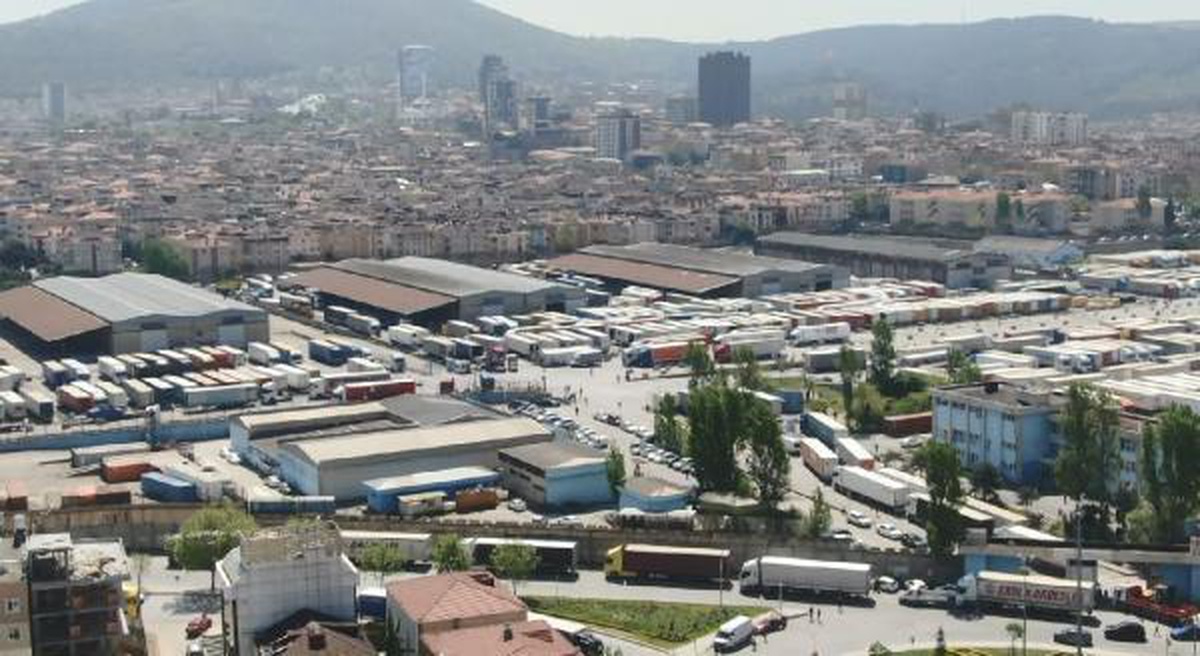 Havadan fotoğraflarla // Erenköy\'de gümrükte yoğunluk; TIR\'lar uzun kuyruk oluşturdu