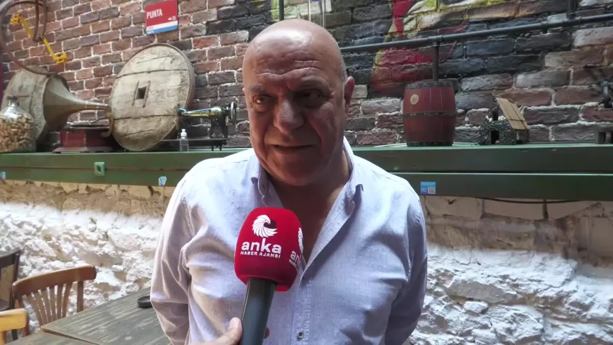 İzmir'den 'Müzik Yasağı' Tepkisi: 'Bir Saatlik Artış Yetersiz, Ruhsattaki Kapanış Saatine Kadar Müzik Devam Etmeli'