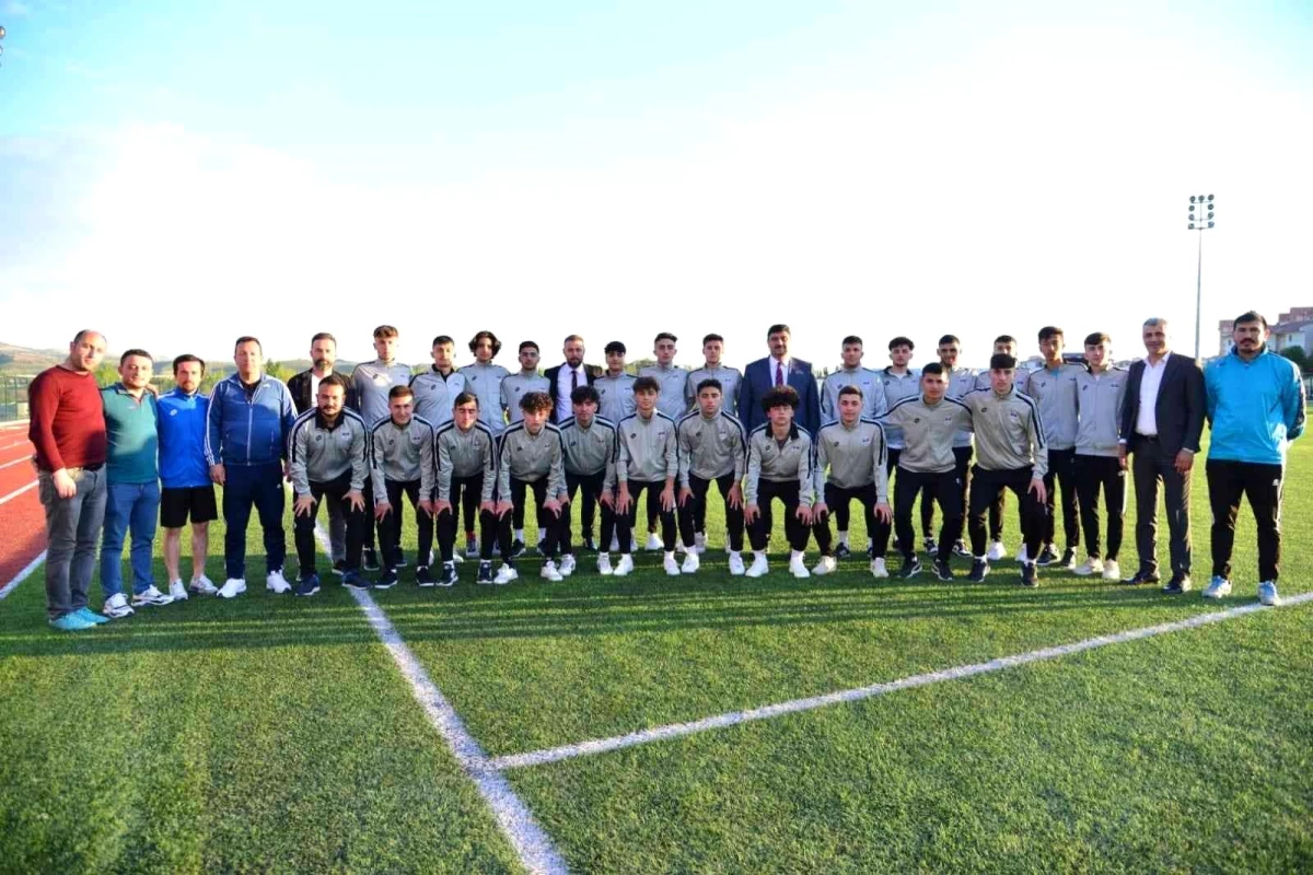 Kahramankazan U18 futbol takımı Türkiye Şampiyonası için Afyon\'a hareket etti