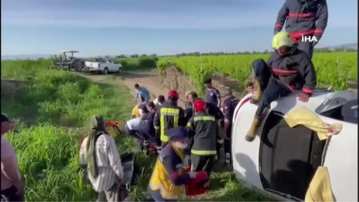 Manisa'da kontrolden çıkan otomobil şarampole devrildi: 4 yaralı