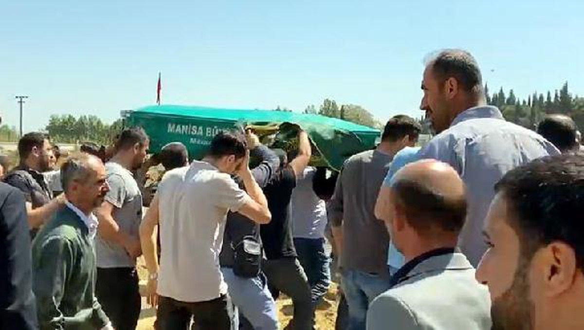 Manisa\'daki servis otobüsü kazasında ölü sayısı 2\'ye yükseldi (2)