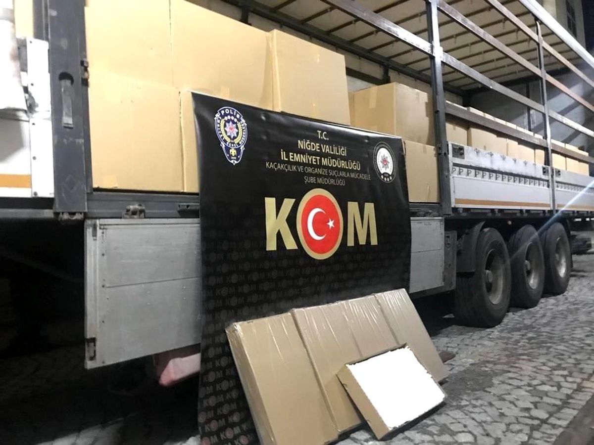 Niğde\'de 4 milyon 950 bin adet kaçak makaron ele geçirildi
