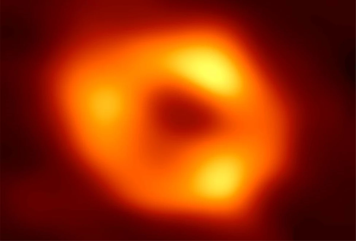 Samanyolu Galaksisi\'ndeki dev kara deliğin ilk fotoğrafı çekildi