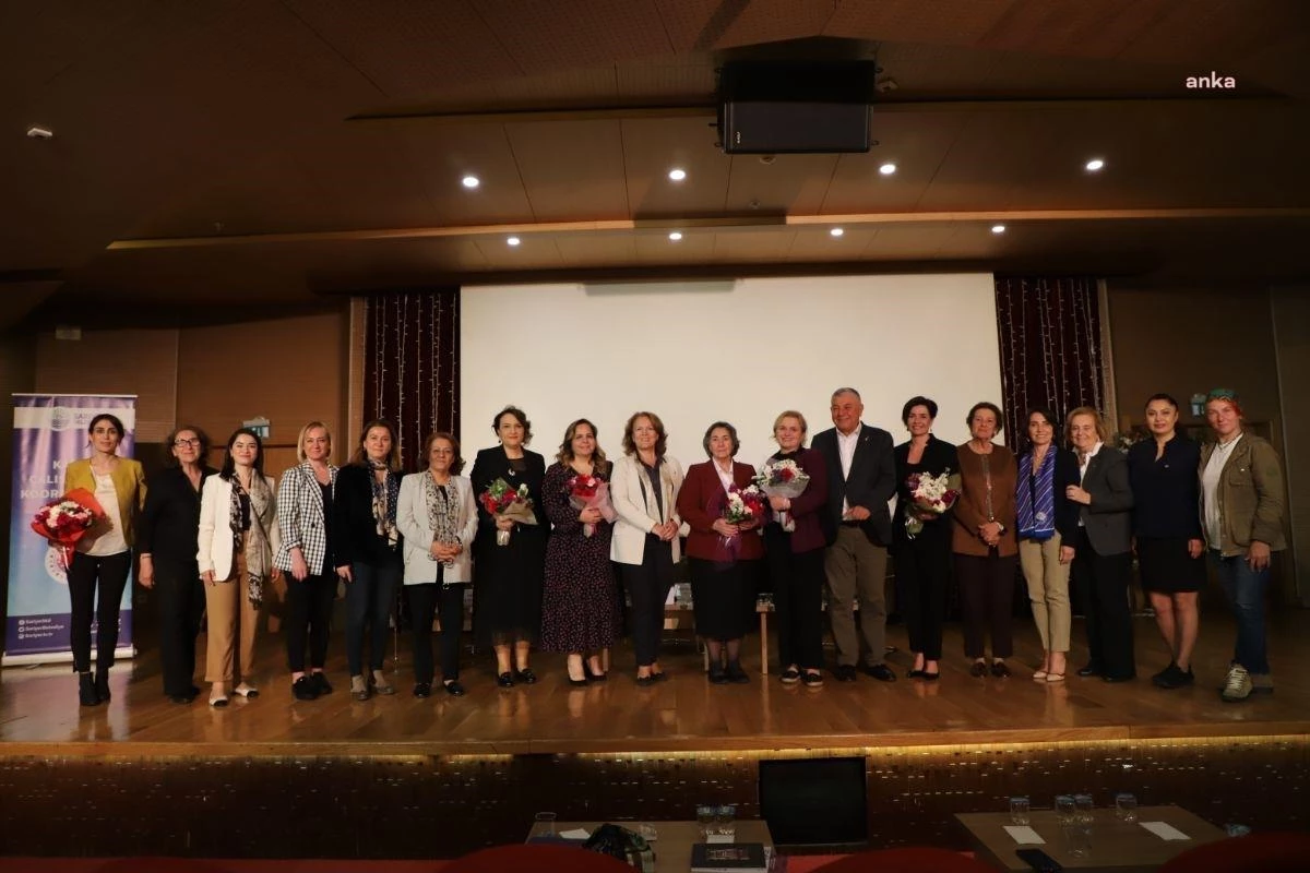 Sarıyer Belediyesi\'nin Ev Sahipliğinde "Türkiye\'de Kadın Olmak" Konferansı Düzenlendi