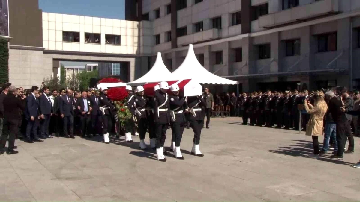 Son dakika haberi | Şehit polis memuru Hüseyin Duman için İstanbul Emniyeti\'nde tören düzenlendi