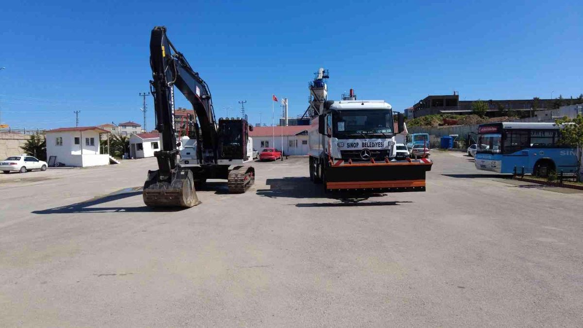 Sinop Belediyesi\'ne yeni karla mücadele kamyonu