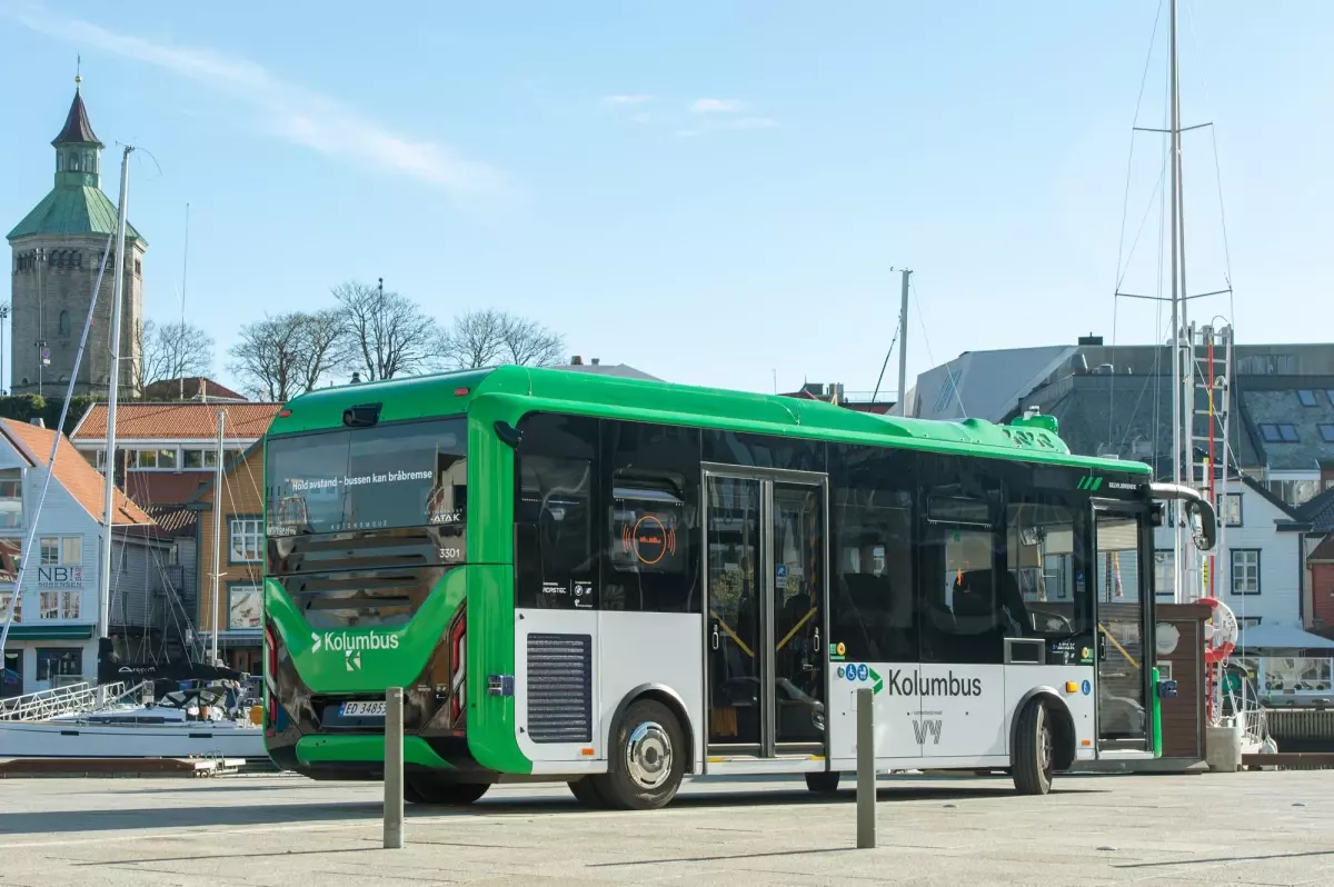 Türk mühendislerin geliştirdiği elektrikli sürücüsüz otobüs Norveç\'te sefere çıktı