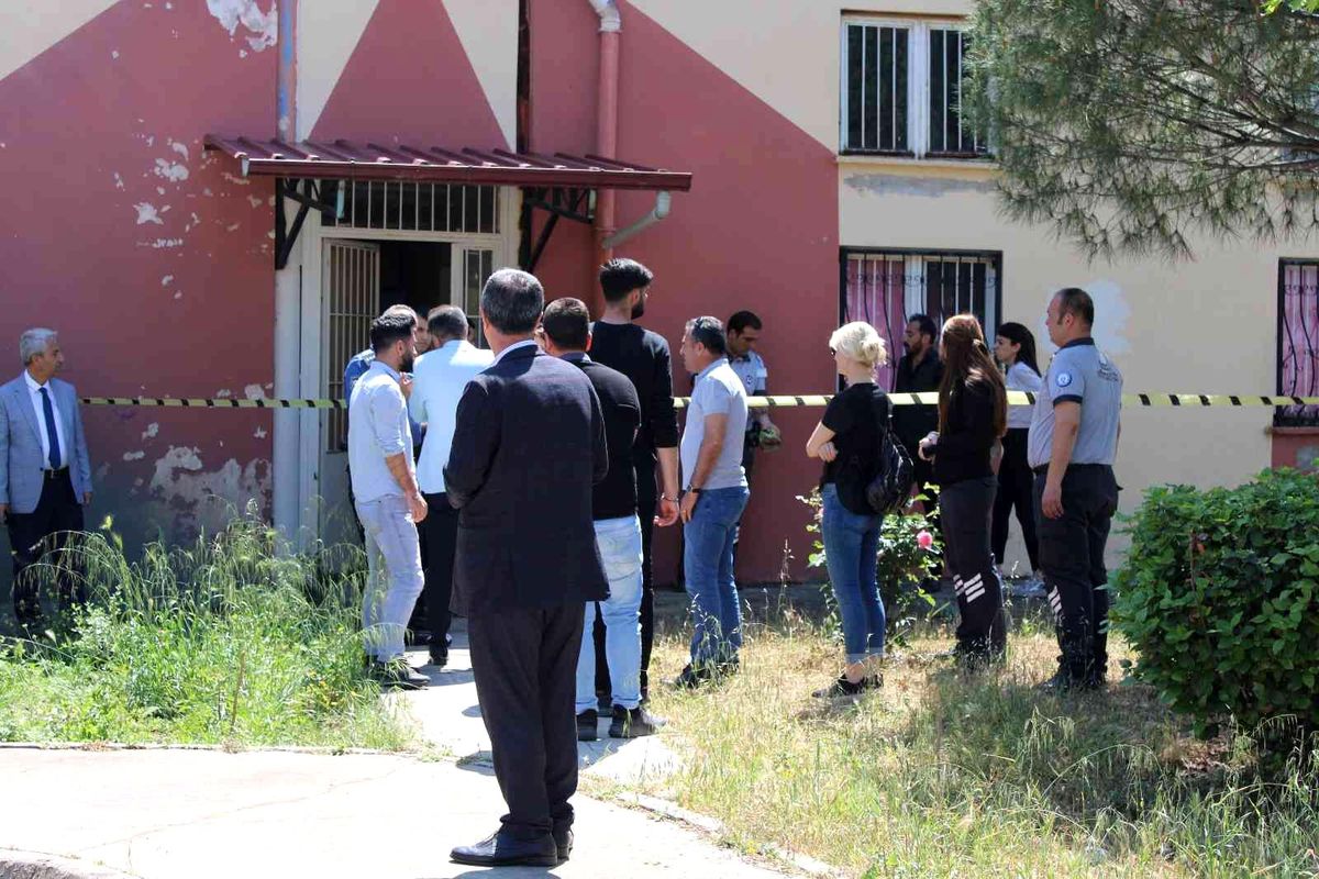 Son dakika haberleri! Üniversitenin marangoz atölyesinde bir kişi ölü halde bulundu