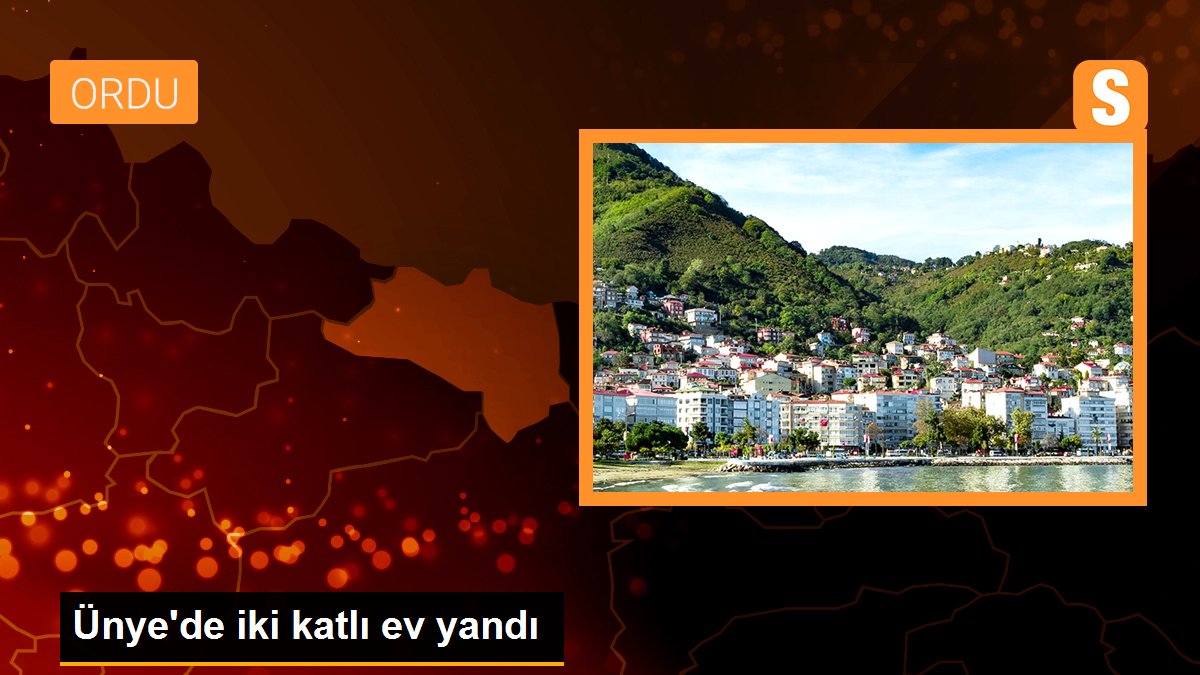 Ünye\'de iki katlı ev yandı