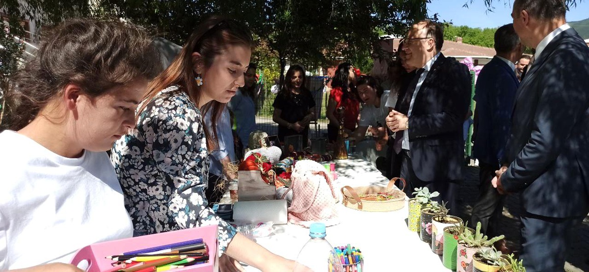 Vali Tutulmaz\'dan engelli merkezine ziyaret
