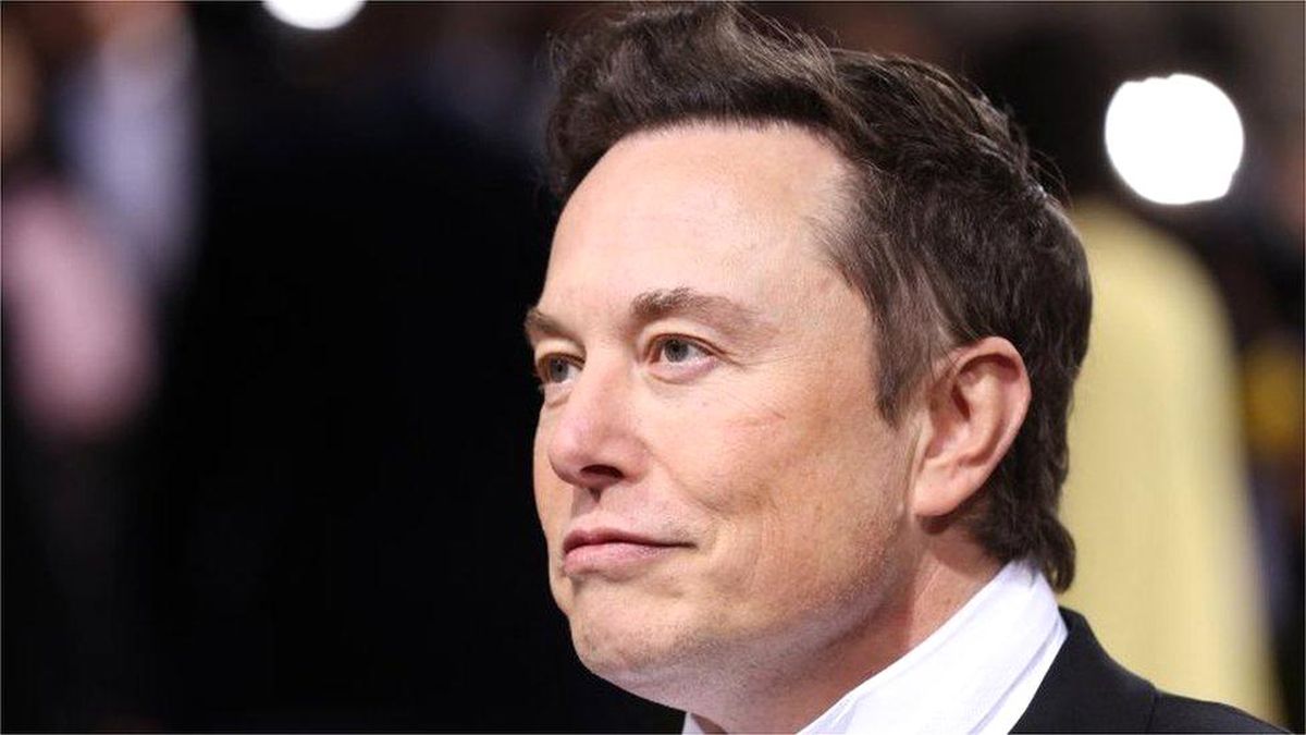 Elon Musk, 44 milyar dolarlık Twitter anlaşmasını askıya aldı