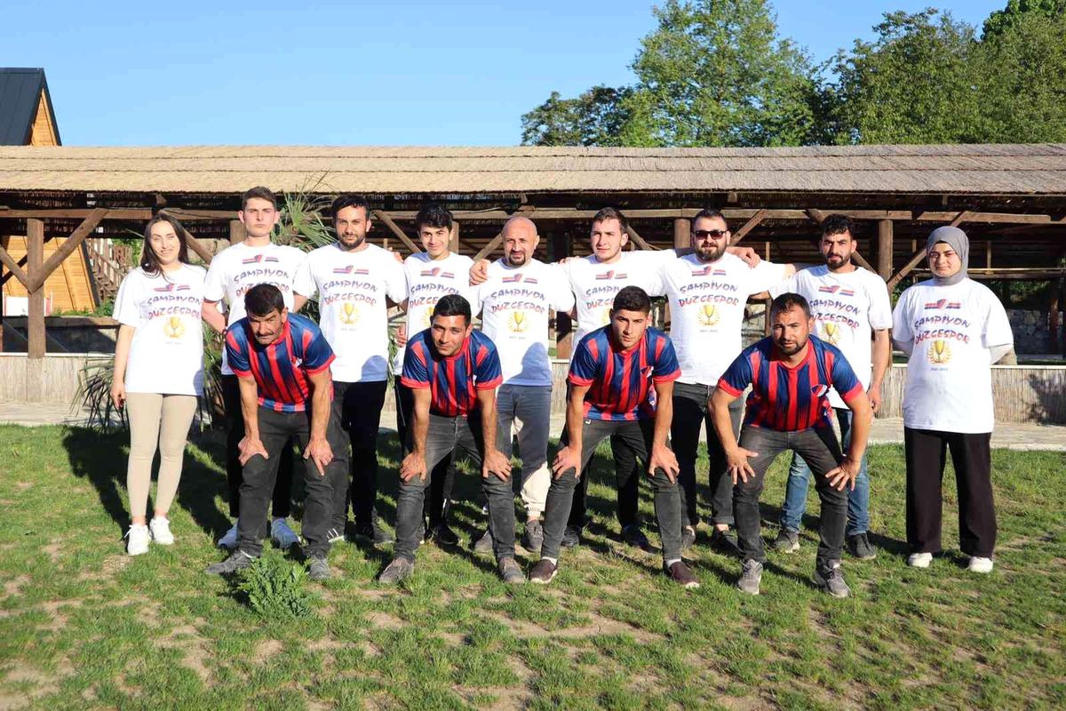 Evcek\'ten Düzcespor\'a destek
