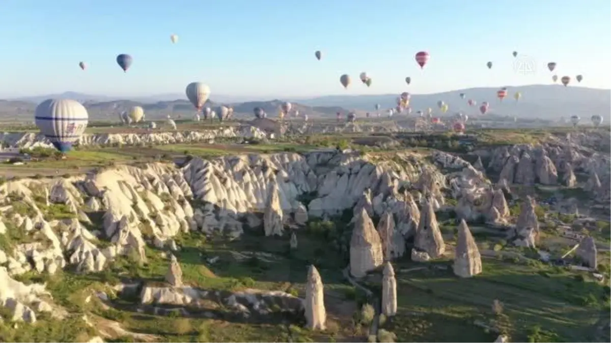 Kapadokya\'da balon turlarına katılımda rekor bekleniyor