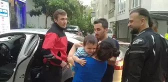 Son dakika: Kapıları kilitlenen otomobilde mahsur kalan bebeği itfaiye kurtardı