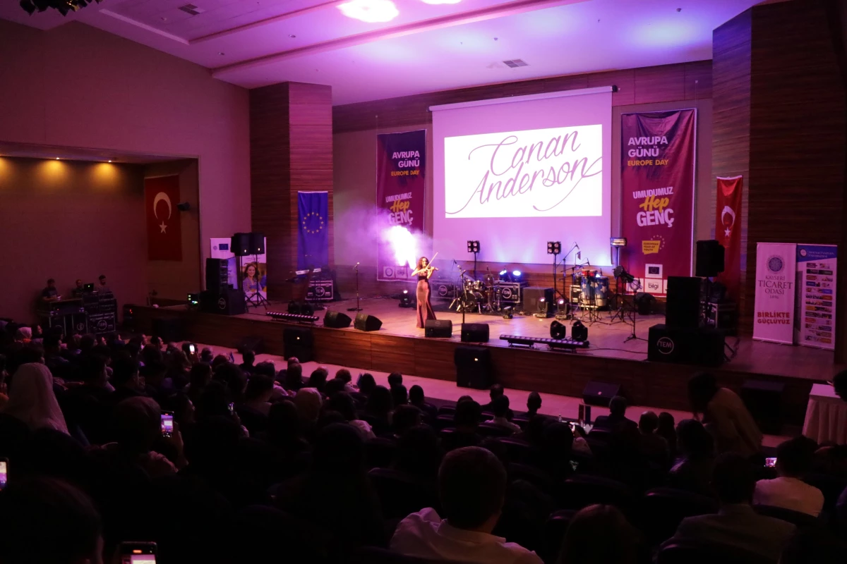 Kayseri\'de Avrupa Günü Gençlik Konseri düzenlendi