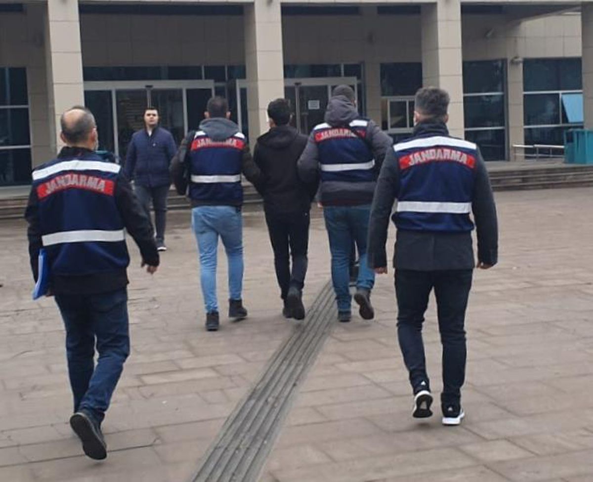 Kilis\'te terör örgütü PKK/KCK\'ya yönelik operasyonda 2 kişi tutuklandı