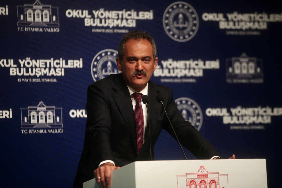 Milli Eğitim Bakanı Özer, fen liselerinin yöneticileriyle bir araya geldi