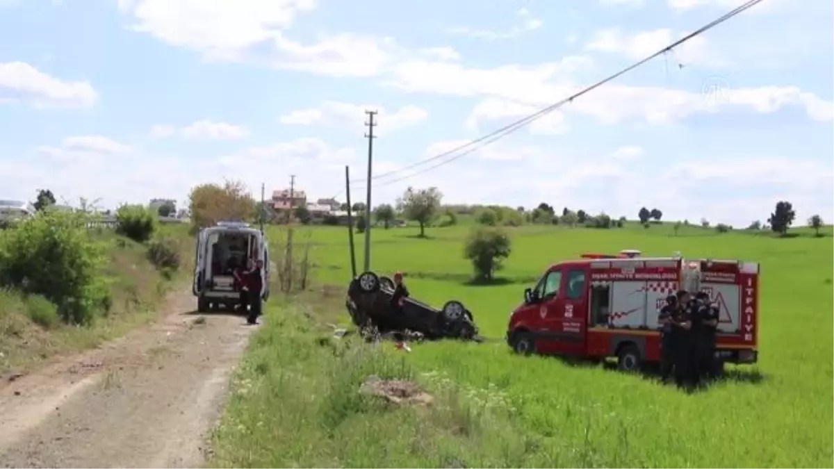 Son dakika haberi | Tarlaya devrilen otomobildeki 1 kişi öldü, 1 kişi yaralandı