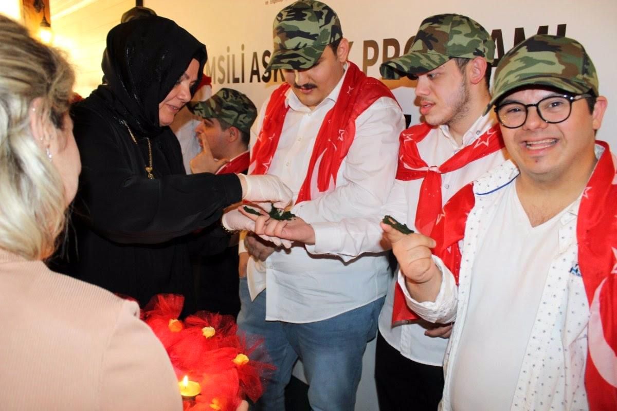 Zeytinburnu\'nda engelli gençlere temsili askerlik töreni