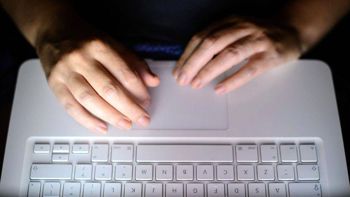 AB, internet şirketlerini çocuk istismarını içeren görüntüleri kaldırmaya zorlayacak