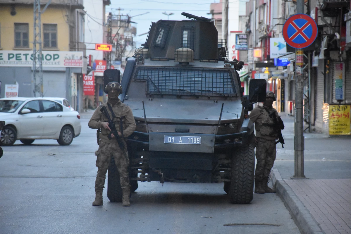 Adana\'da suç örgütü operasyonunda 30 şüpheli gözaltına alındı