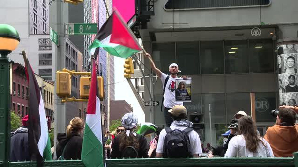 Son dakika haberi... Al Jazeera muhabiri Ebu Akile\'nin öldürülmesi New York\'ta protesto edildi