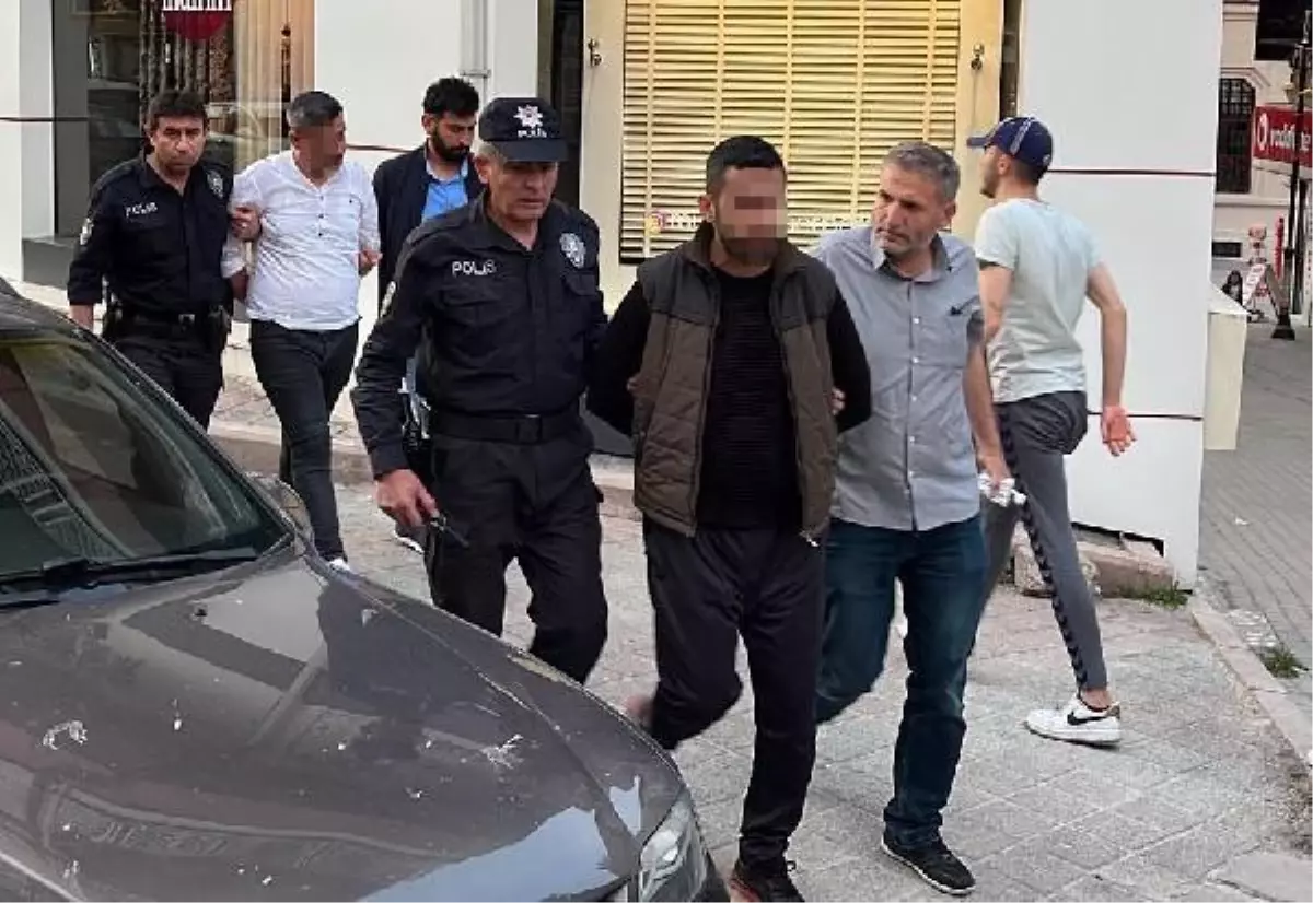 ALIŞVERİŞTE 100 TL\'LİK 70 SAHTE BANKNOTLA YAKALANDILAR