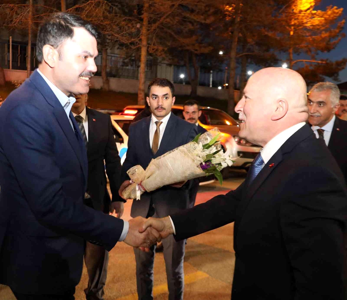 Bakan Kurum Büyükşehir\'i ziyaret etti