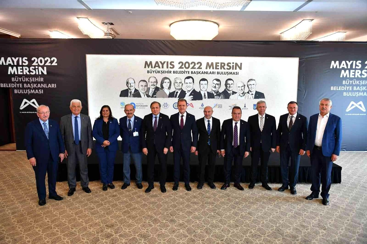 CHP\'li büyükşehir belediye başkanları Mersin\'de
