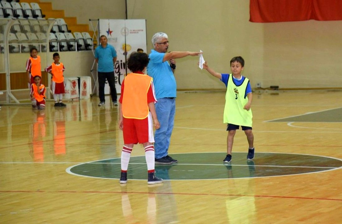 Çocuk Oyunları ve Oyuncakları Festivali