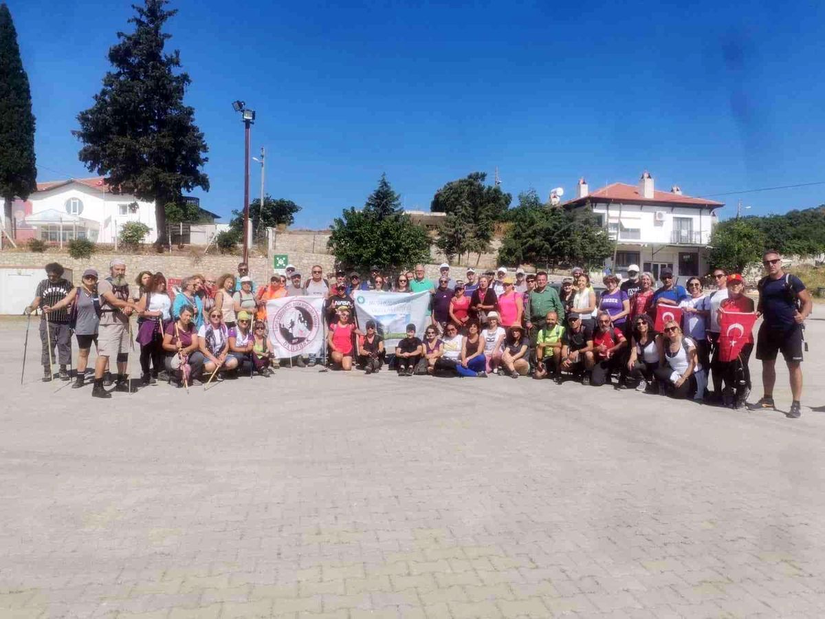 Datça'da Ata'ya saygı yürüyüşü