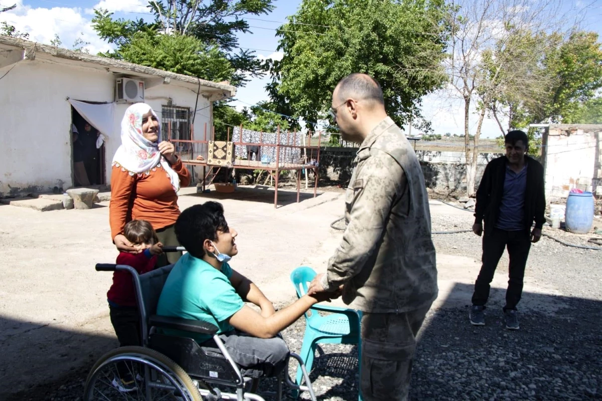 Son dakika haberleri... Diyarbakır İl Jandarma Komutanlığı ekipleri engellileri unutmadı