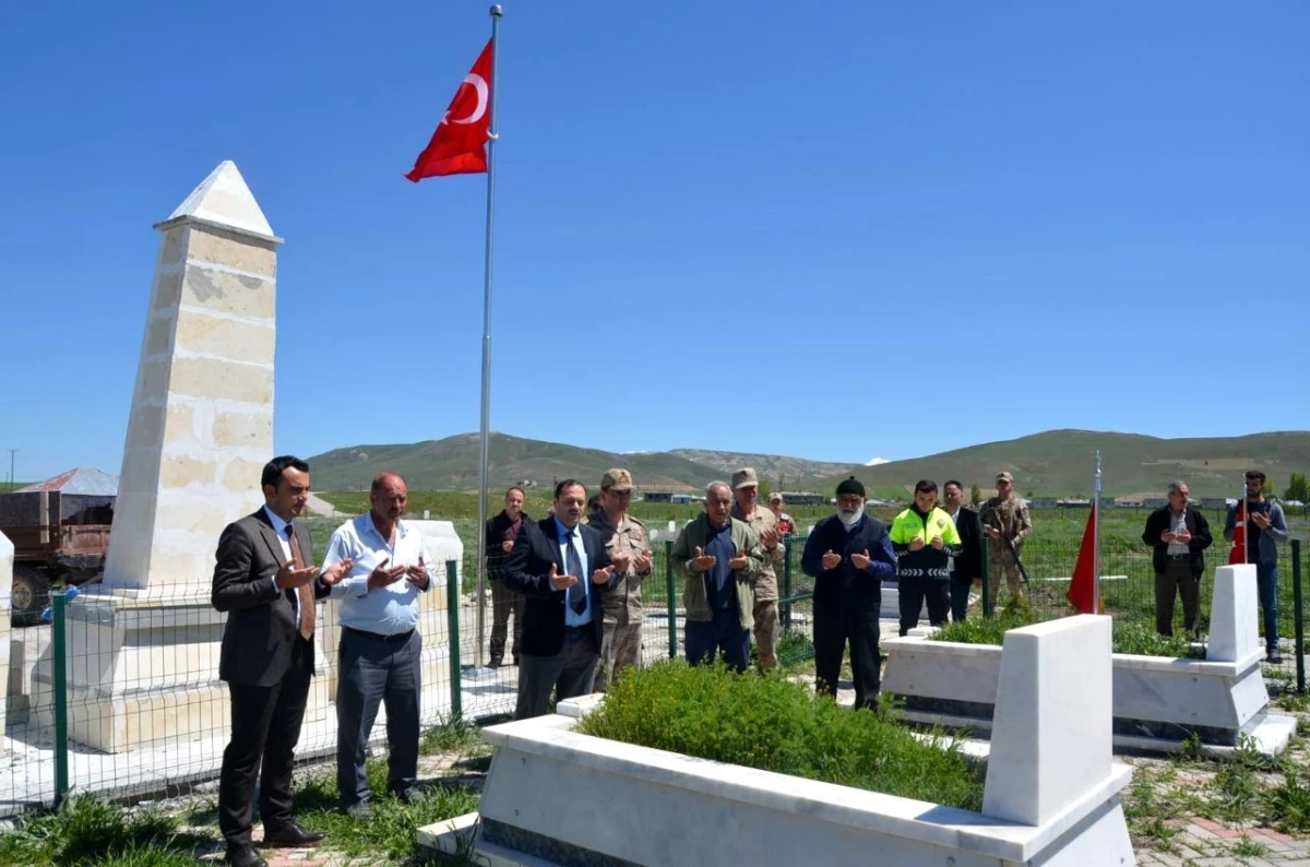 Son dakika! Kaymakam Çelik şehitlik düzenleme çalışmalarını inceledi