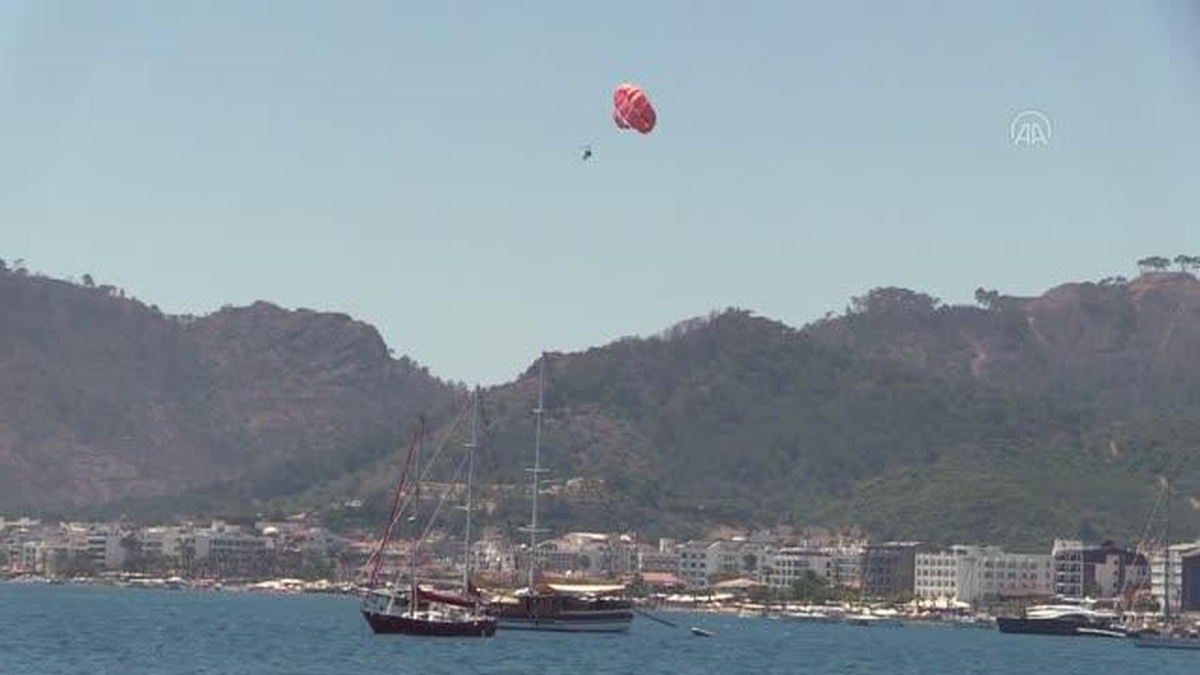 Marmaris sahillerinde hareketlilik yaşanıyor