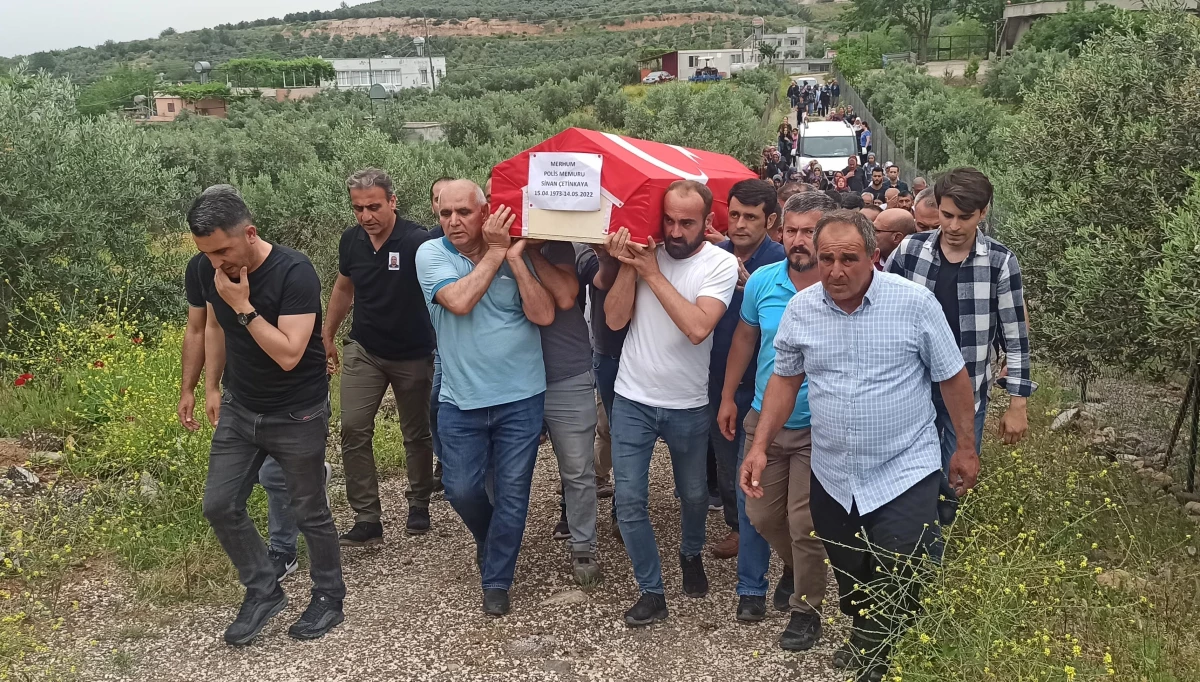 Son dakika! Mersin\'de hayatını kaybeden polisin cenazesi defnedildi (2)
