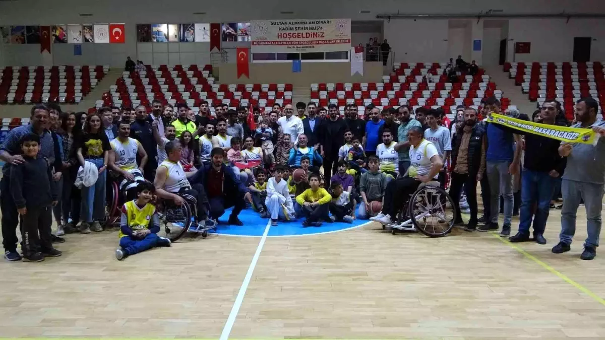 Muş BESK, Çanakkale Boğazgücü Gençlik ve Spor Kulübü\'nü 83-54 yendi