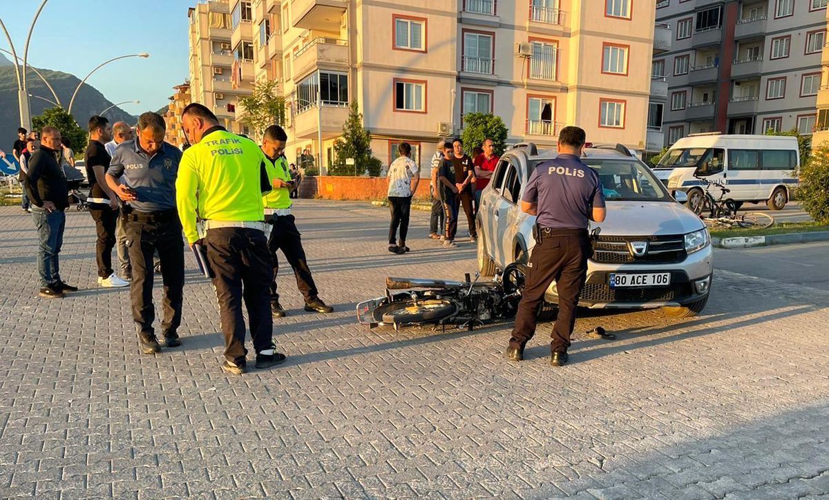 Otomobil ile çarpışan motosikletin sürücüsü yaralandı