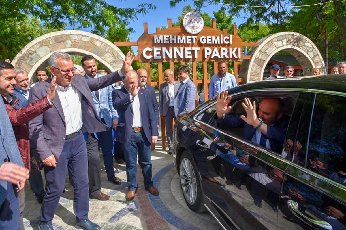 Vali Canalp Keşan\'a veda etti