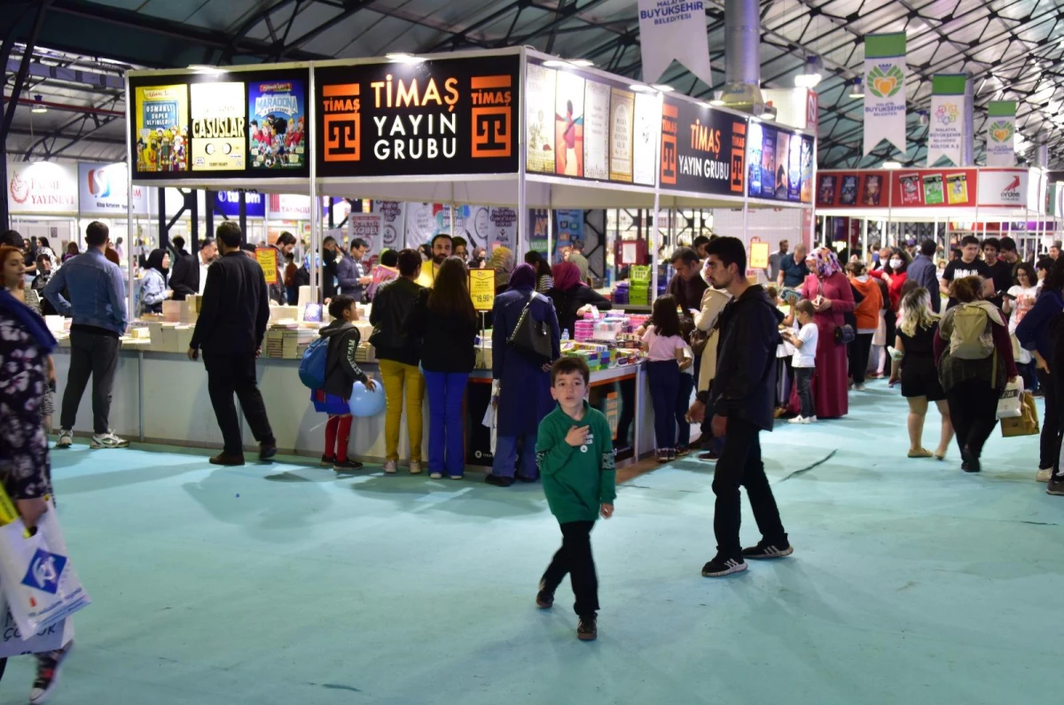 9. Malatya Anadolu Kitap Fuarı devam ediyor