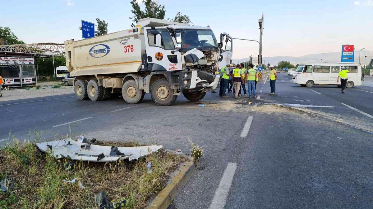 Son dakika 3. sayfa: Aydın\'da trafik kazası: 1 yaralı