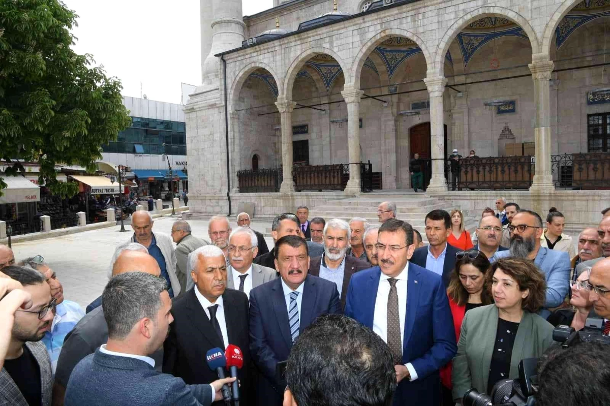 Başkan Gürkan, Yeni Cami\'deki çalışmalarla ilgili değerlendirmede bulundu