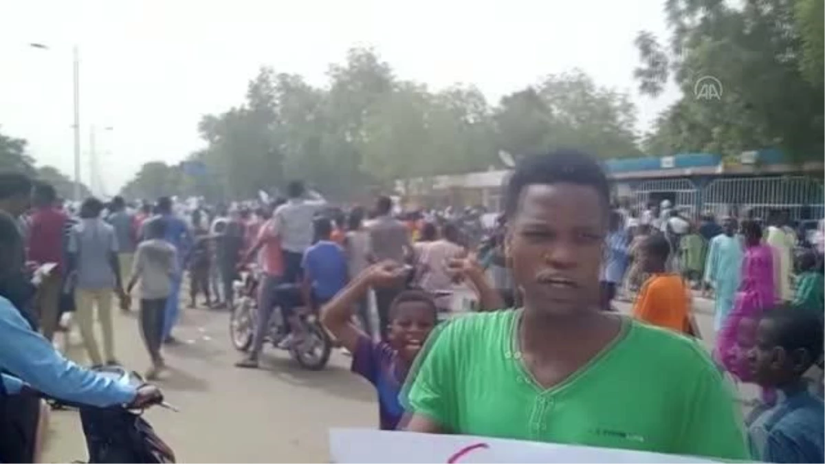 Çad\'da Fransa karşıtı protesto