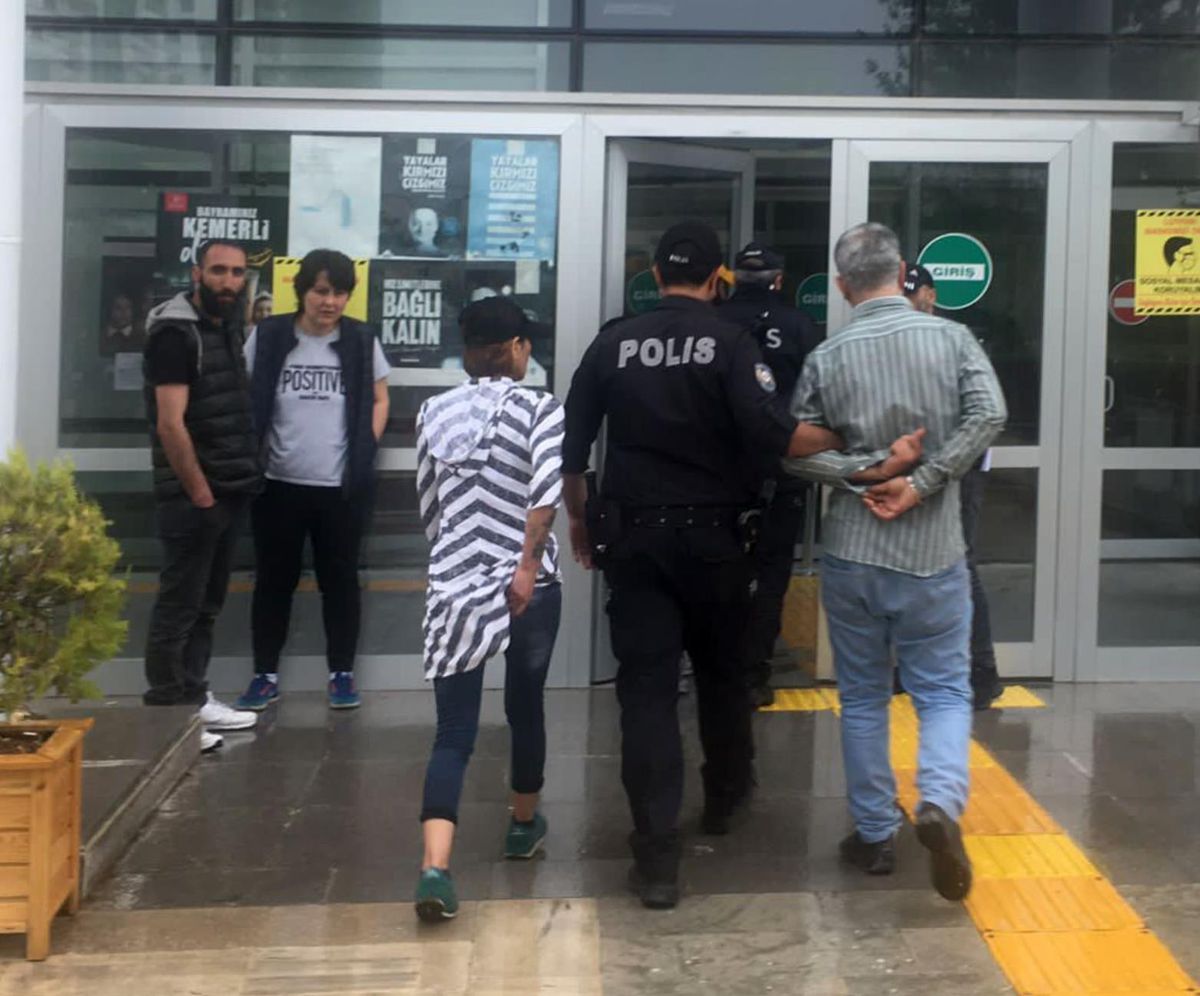 Elazığ\'da polisten kaçan hırsızlık şüphelisi 3 kişi yakalandı