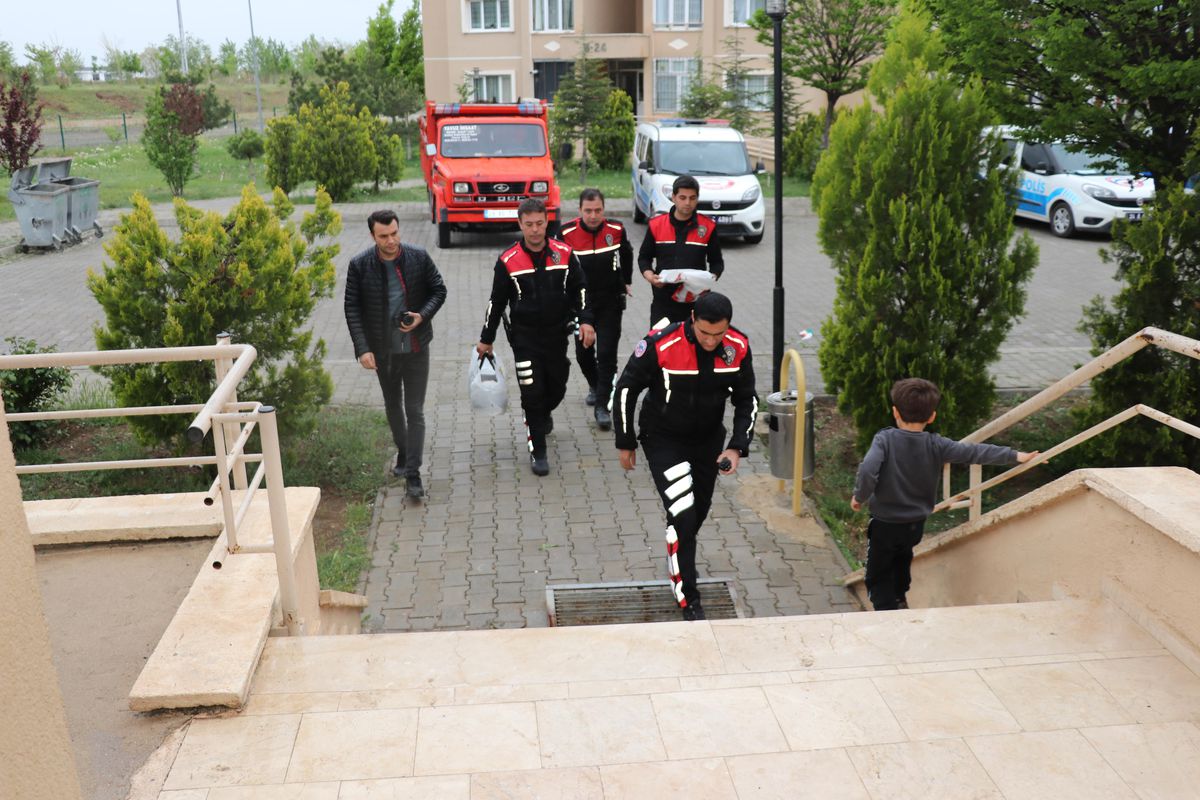 Son dakika haberi! Erzincan\'da polis, engelli Canahmet\'e doğum günü sürprizi yaptı
